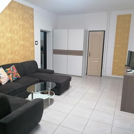 Kata Vendeghaz Hotel Buk Bilik gambar
