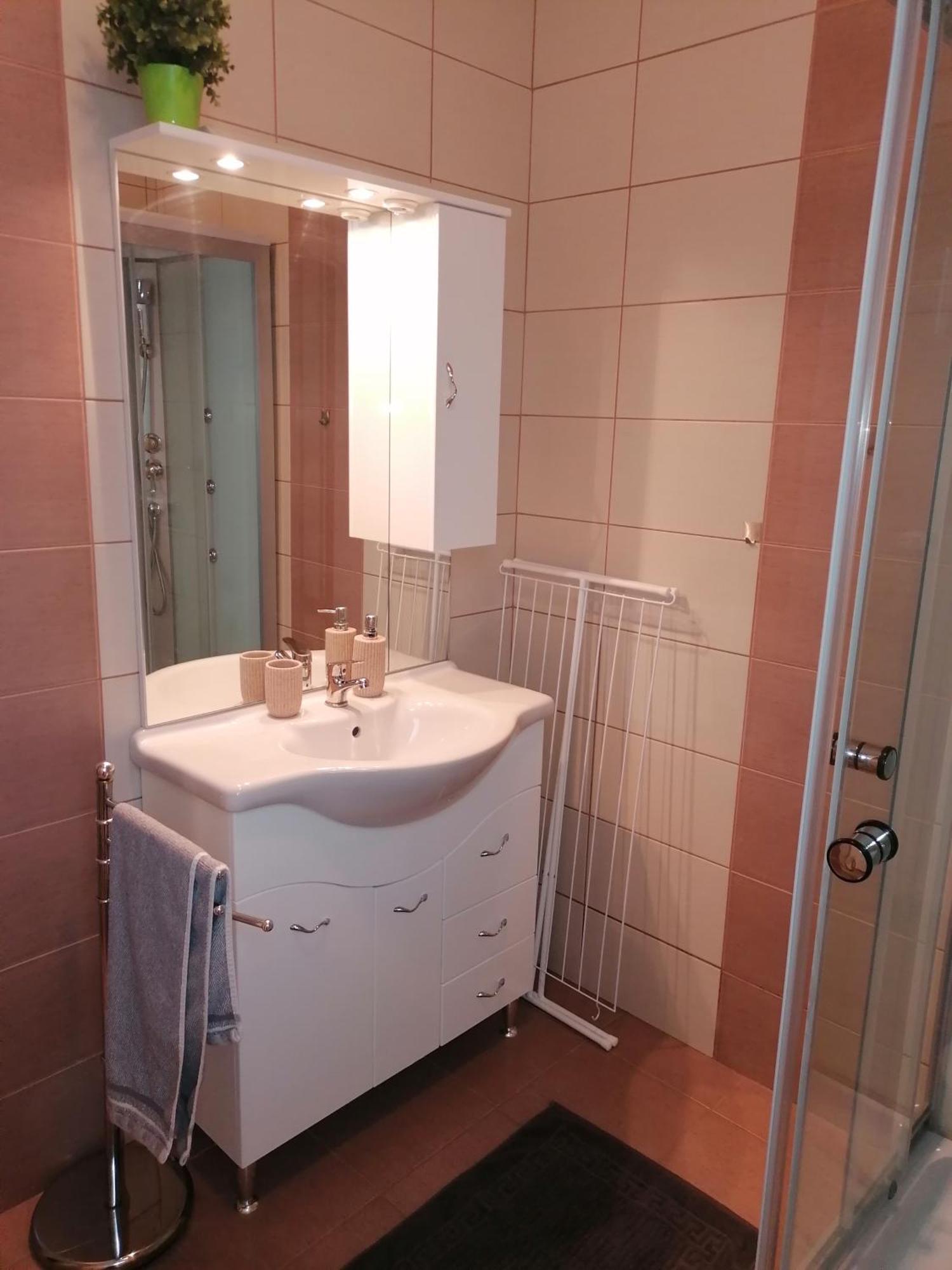 Kata Vendeghaz Hotel Buk Bilik gambar